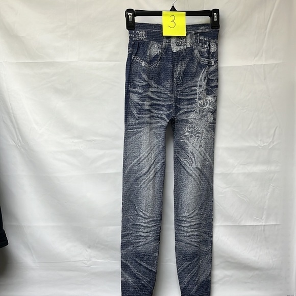 CHUNS stretchy fashion leggings.  Bundle and save.  One size fits most. - Picture 3 of 14